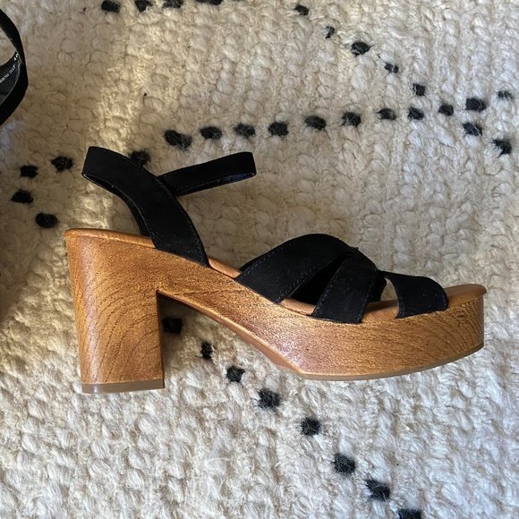 American Eagle Black Block Heel Sandals Size 6 - Picture 2 of 5
